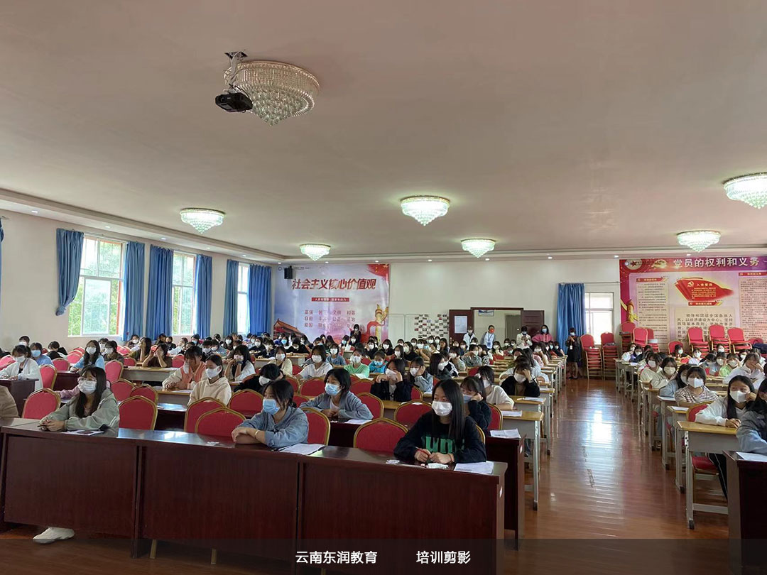 我校五月份第二批保育員考試現場 我校五月份第二批保育員考試現場