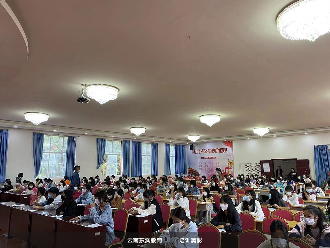 我校五月份第二批保育員考試現場 我校五月份第二批保育員考試現場