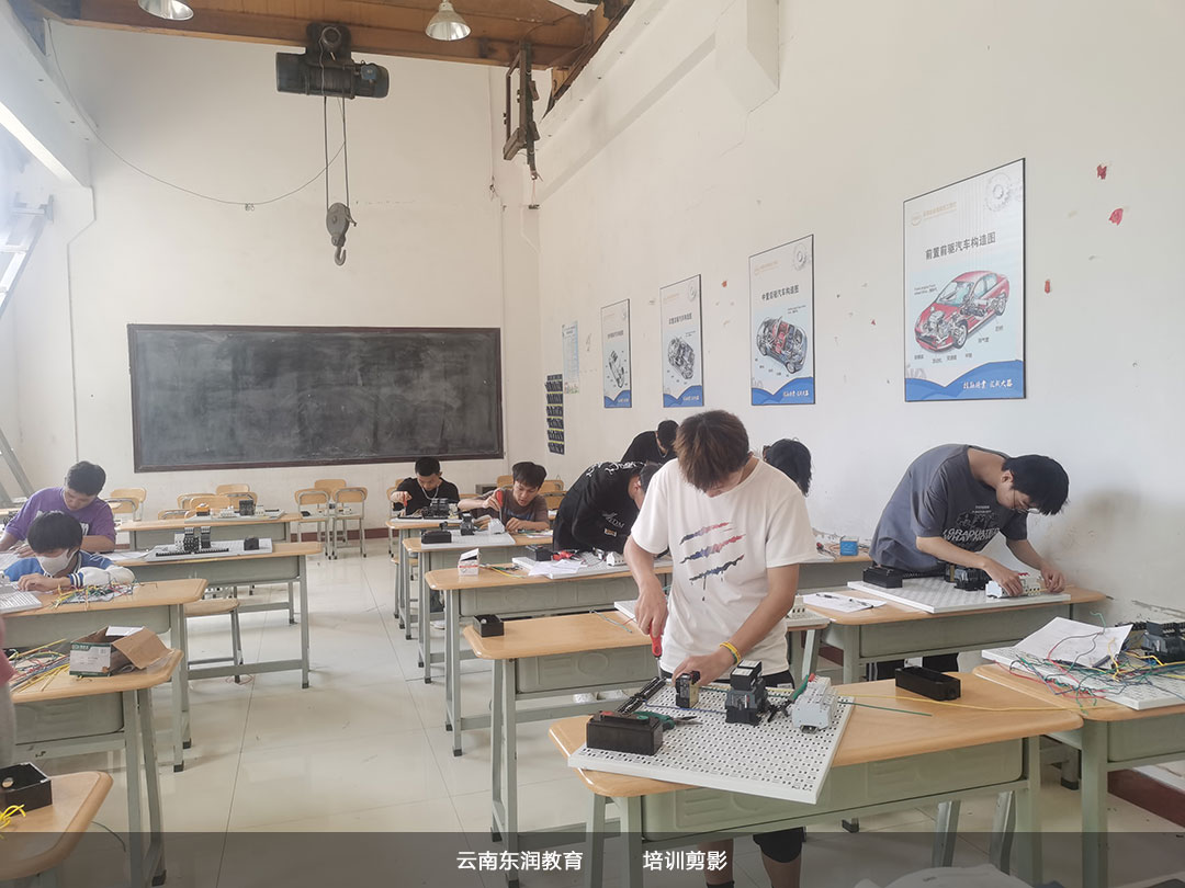 ��У늹��C���ٽ̌W��Ӗ