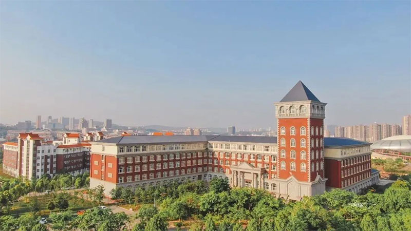 ����������W